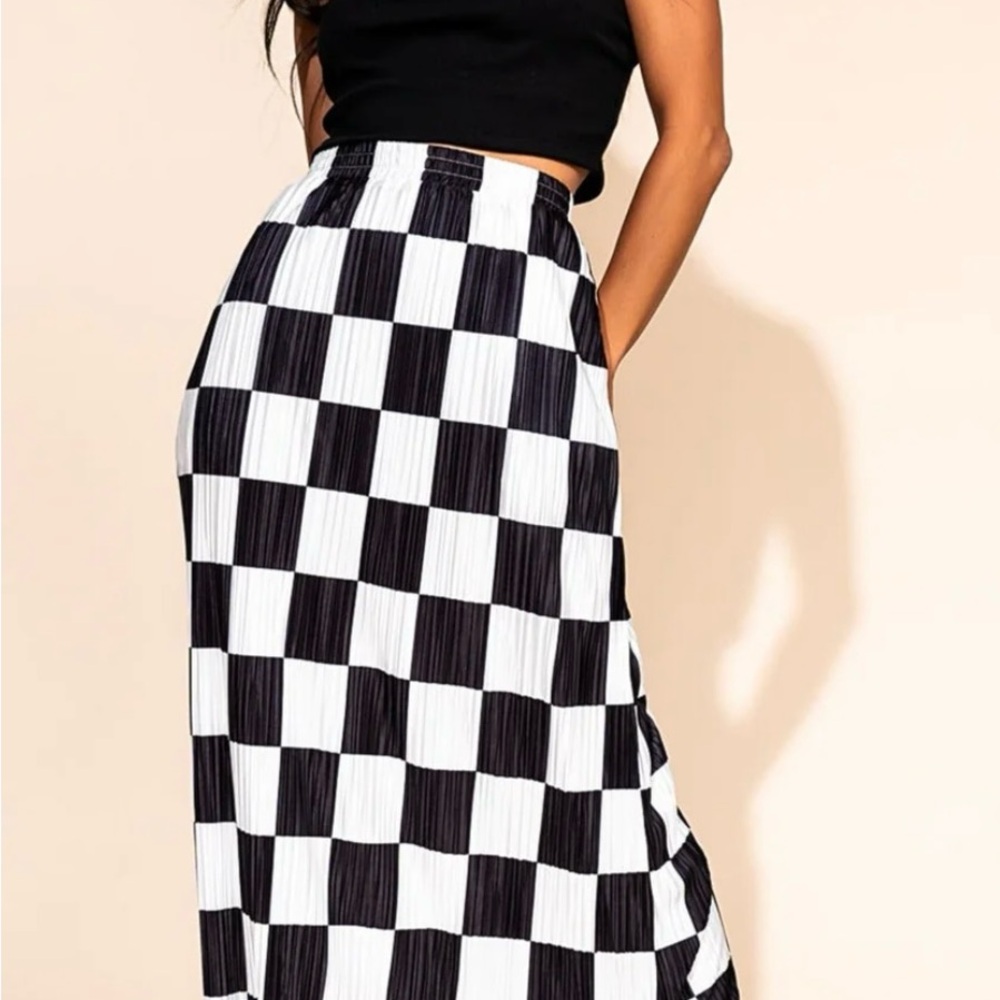 Dressed in LALA Black Santorini Midi Plisse Skirt